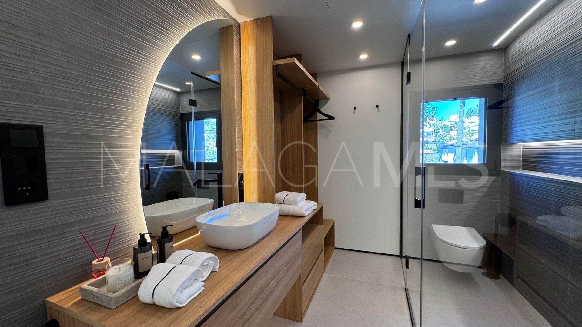 Villa for sale in Nueva Andalucia