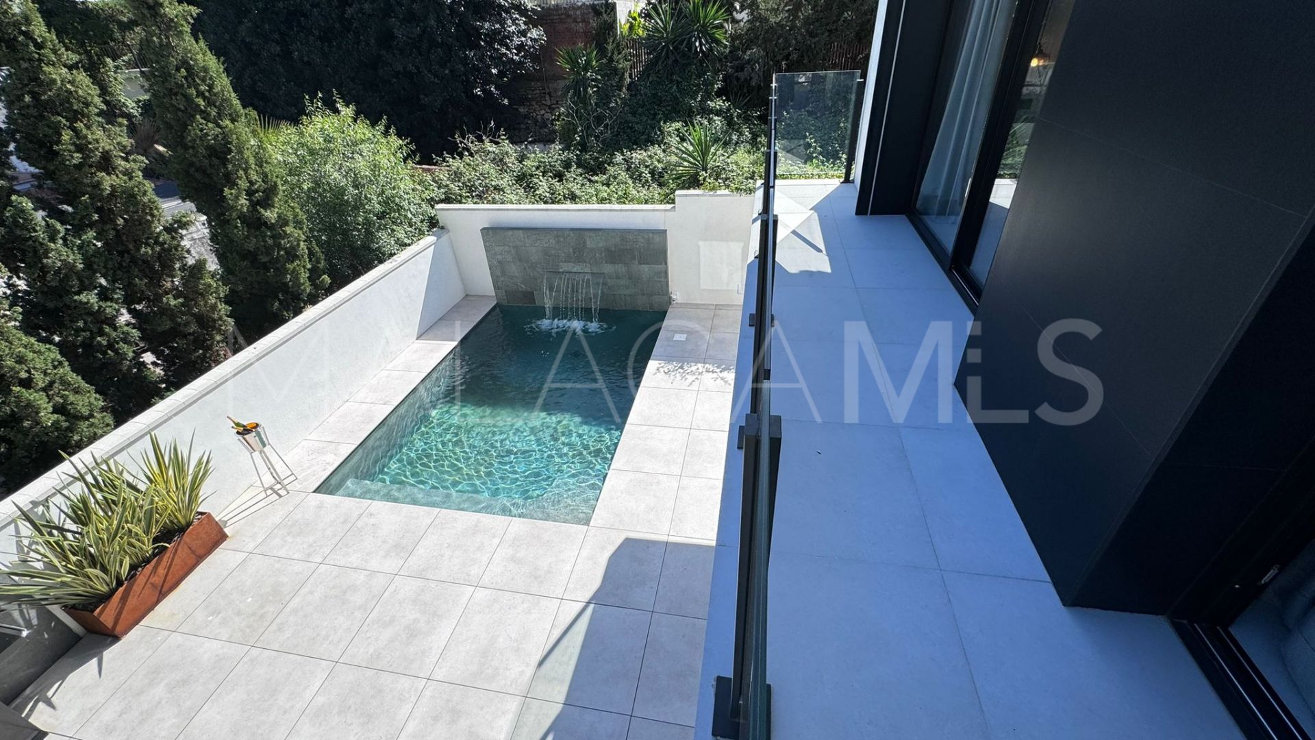 Villa for sale in Nueva Andalucia