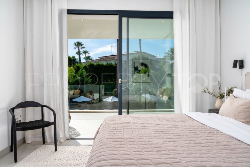 Buy villa in Marbella - Puerto Banus