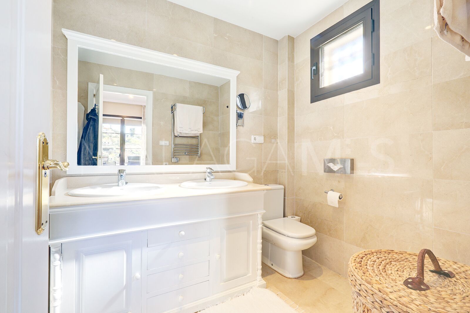 Apartamento for sale with 3 bedrooms in Benahavis