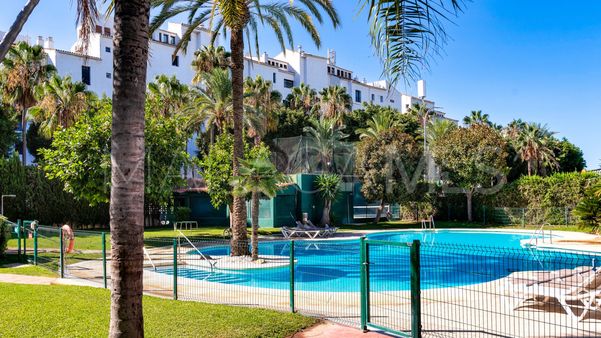 1 bedroom apartment for sale in Marbella - Puerto Banus