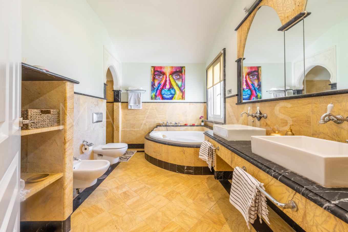 5 bedrooms Benahavis villa for sale