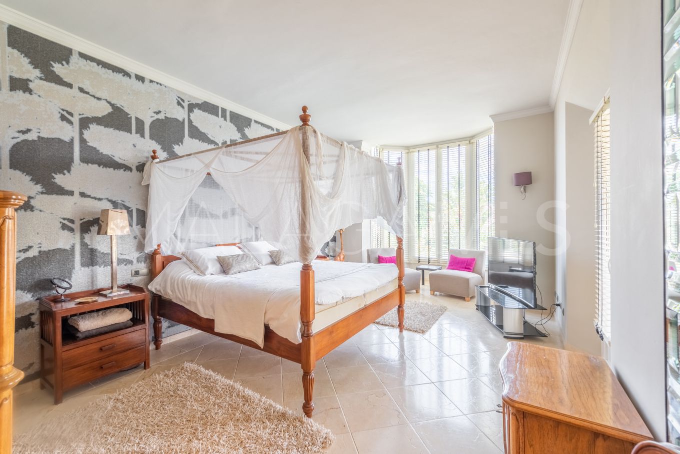 5 bedrooms Benahavis villa for sale