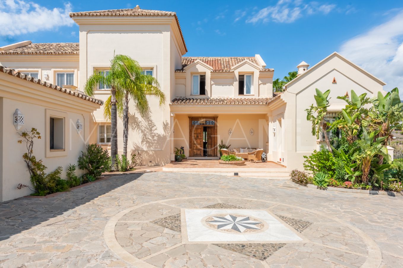5 bedrooms Benahavis villa for sale