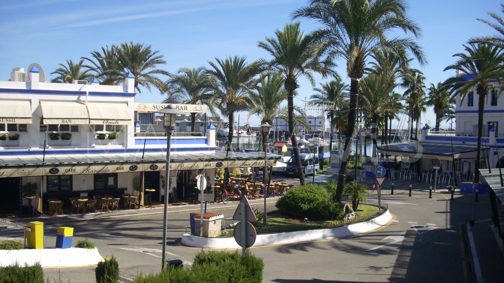 Apartamento for sale with 4 bedrooms in Estepona