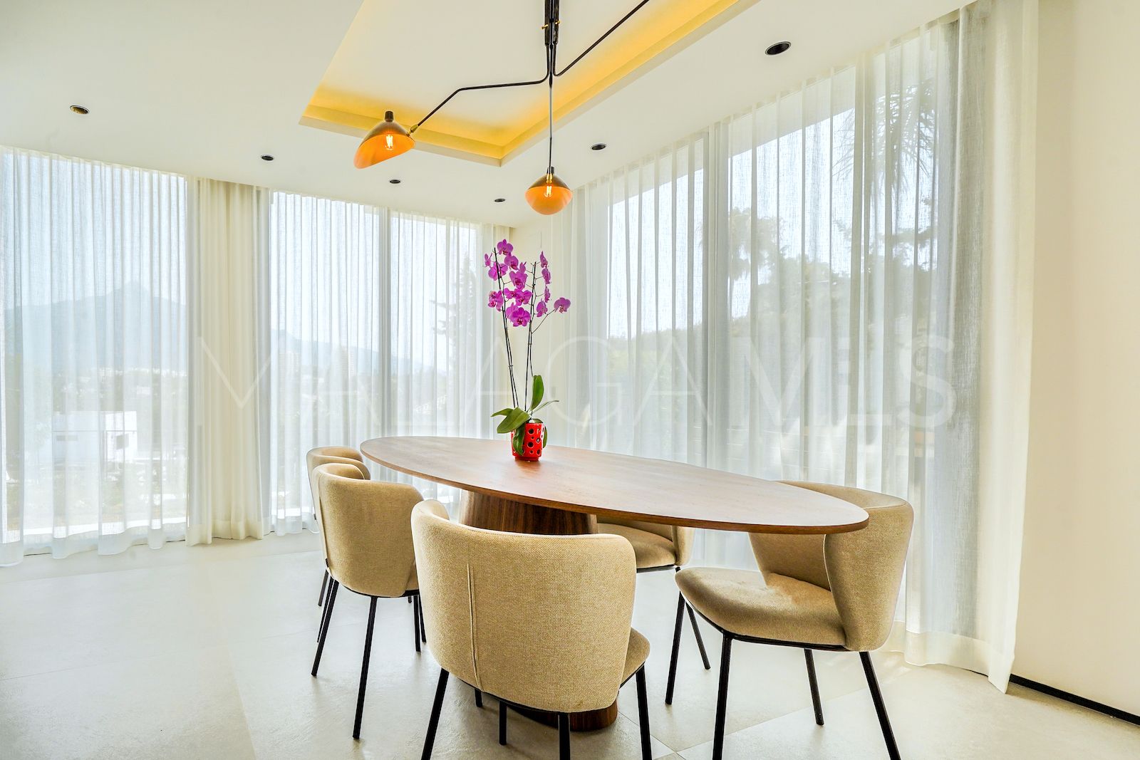 Buy villa in Marbella