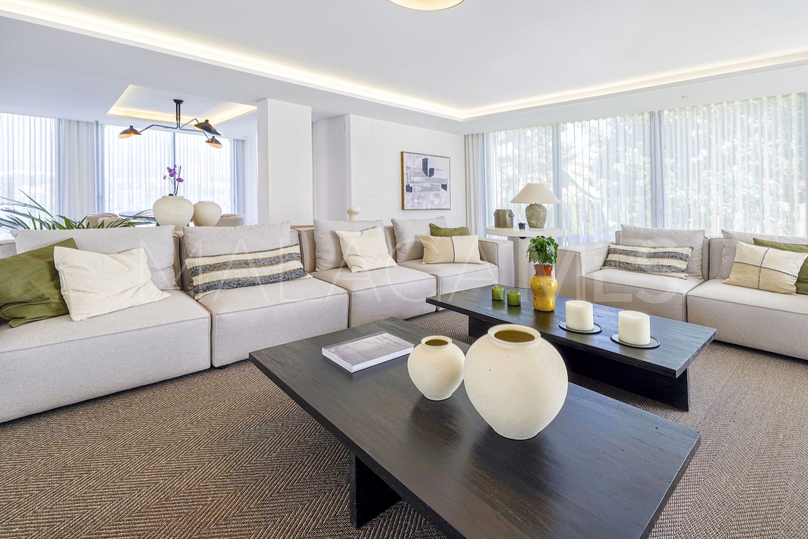 Buy villa in Marbella