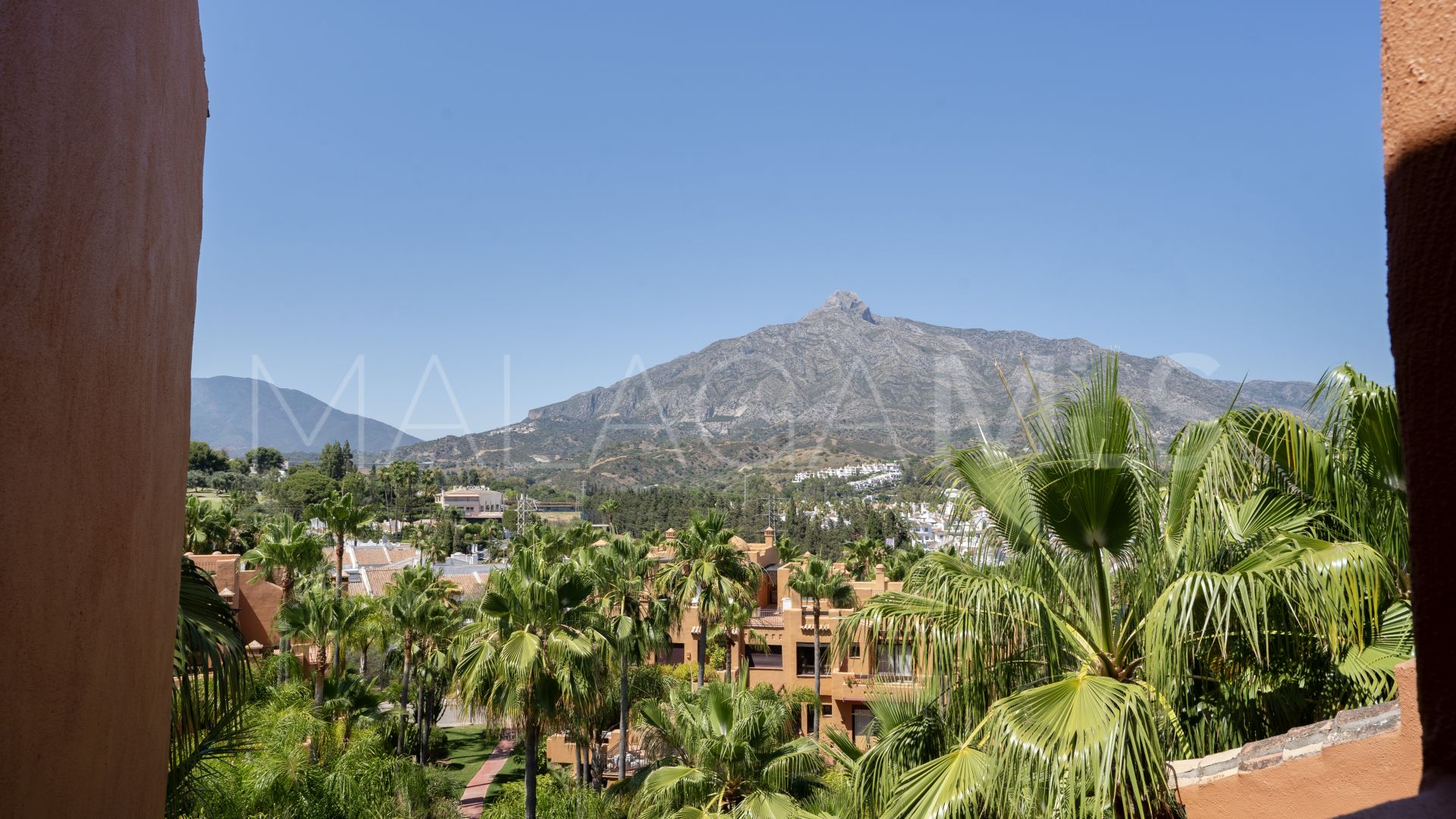 For sale penthouse in Marbella - Puerto Banus