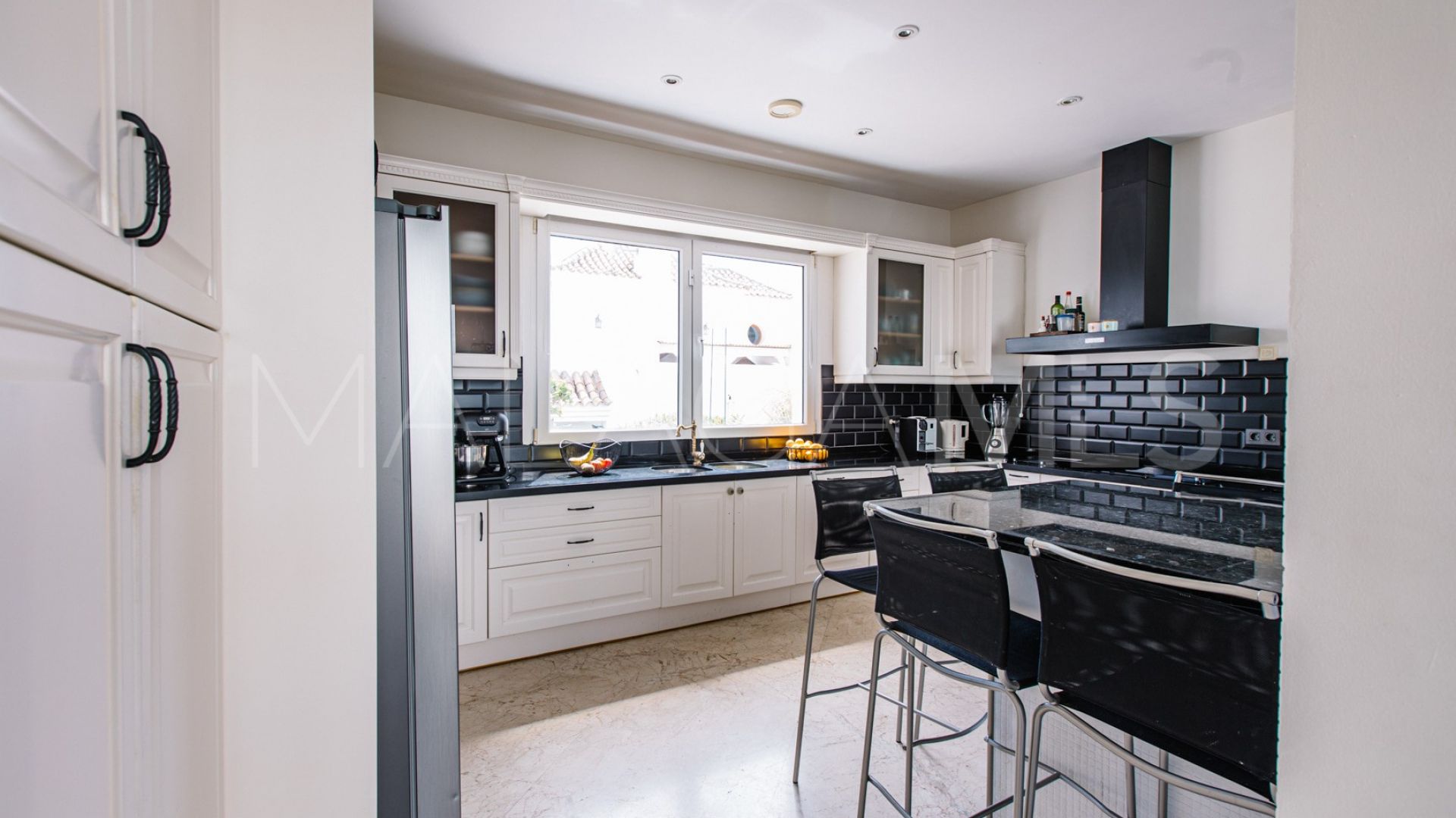 For sale villa in Estepona with 5 bedrooms