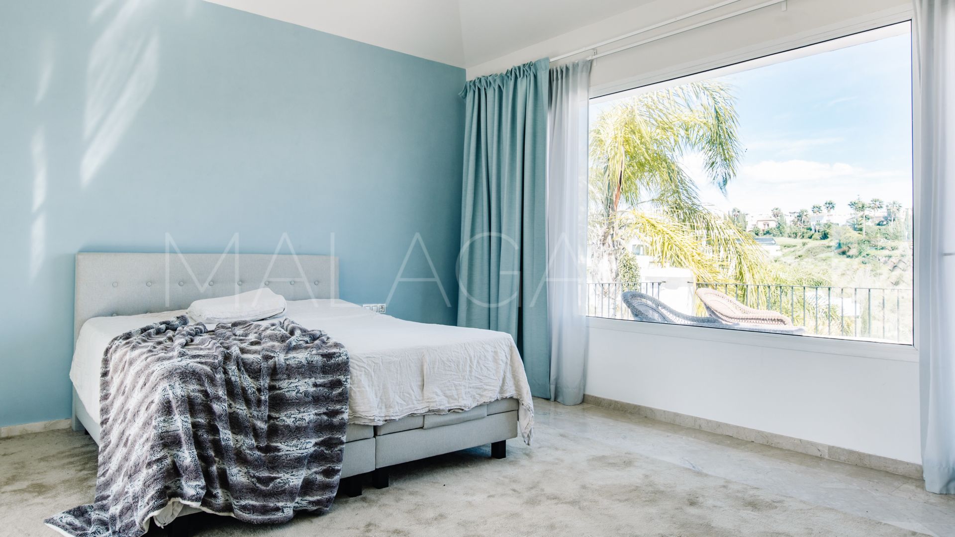 For sale villa in Estepona with 5 bedrooms
