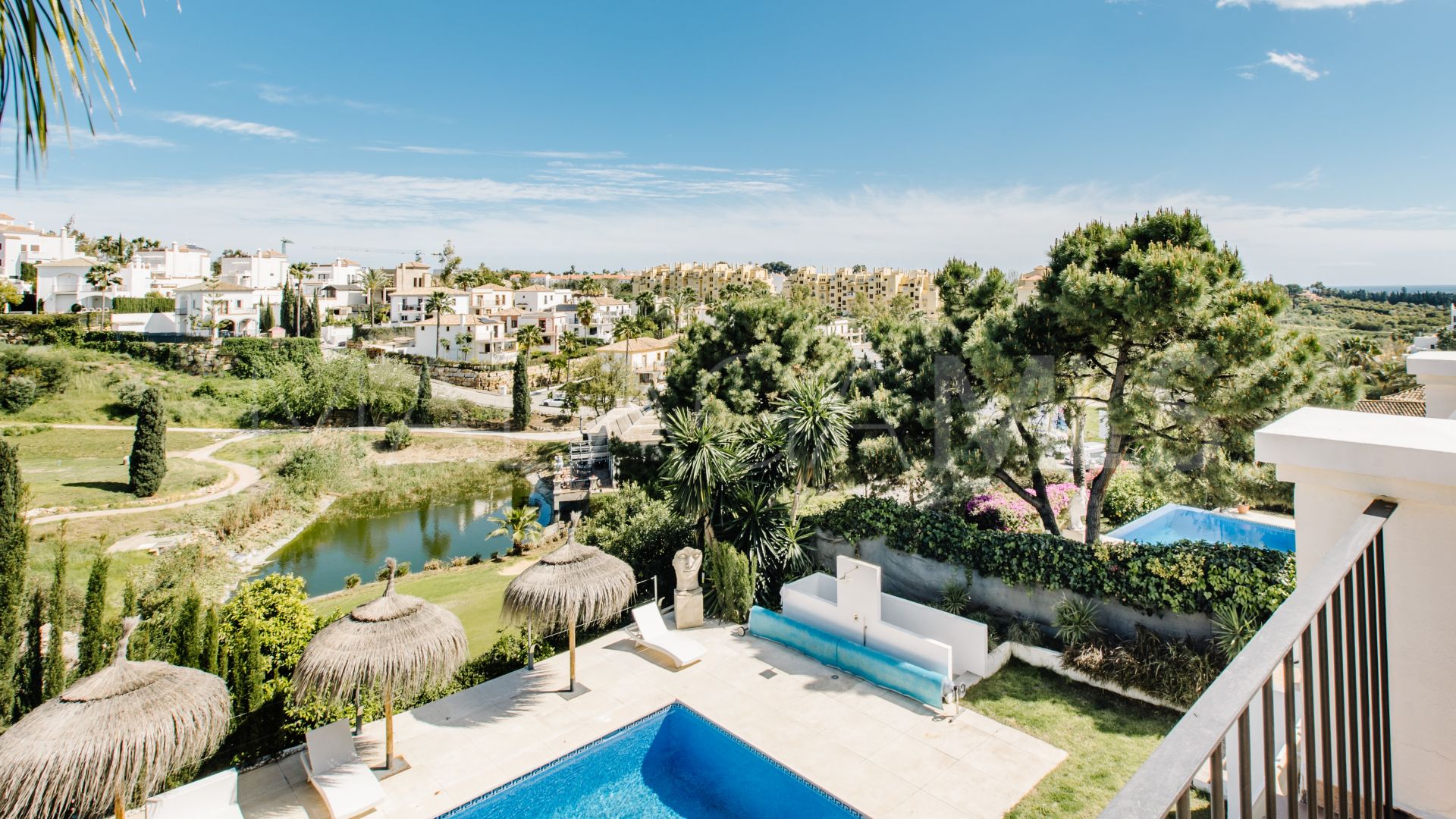 For sale villa in Estepona with 5 bedrooms