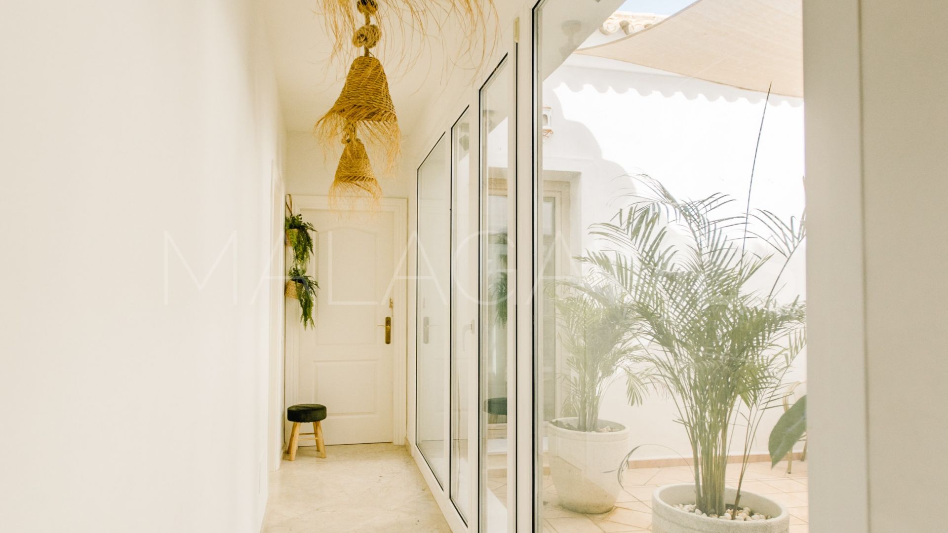 For sale villa in Estepona with 5 bedrooms