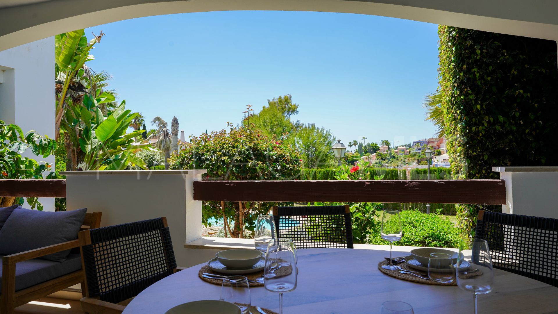 Apartment with 2 bedrooms for sale in Aloha Royal