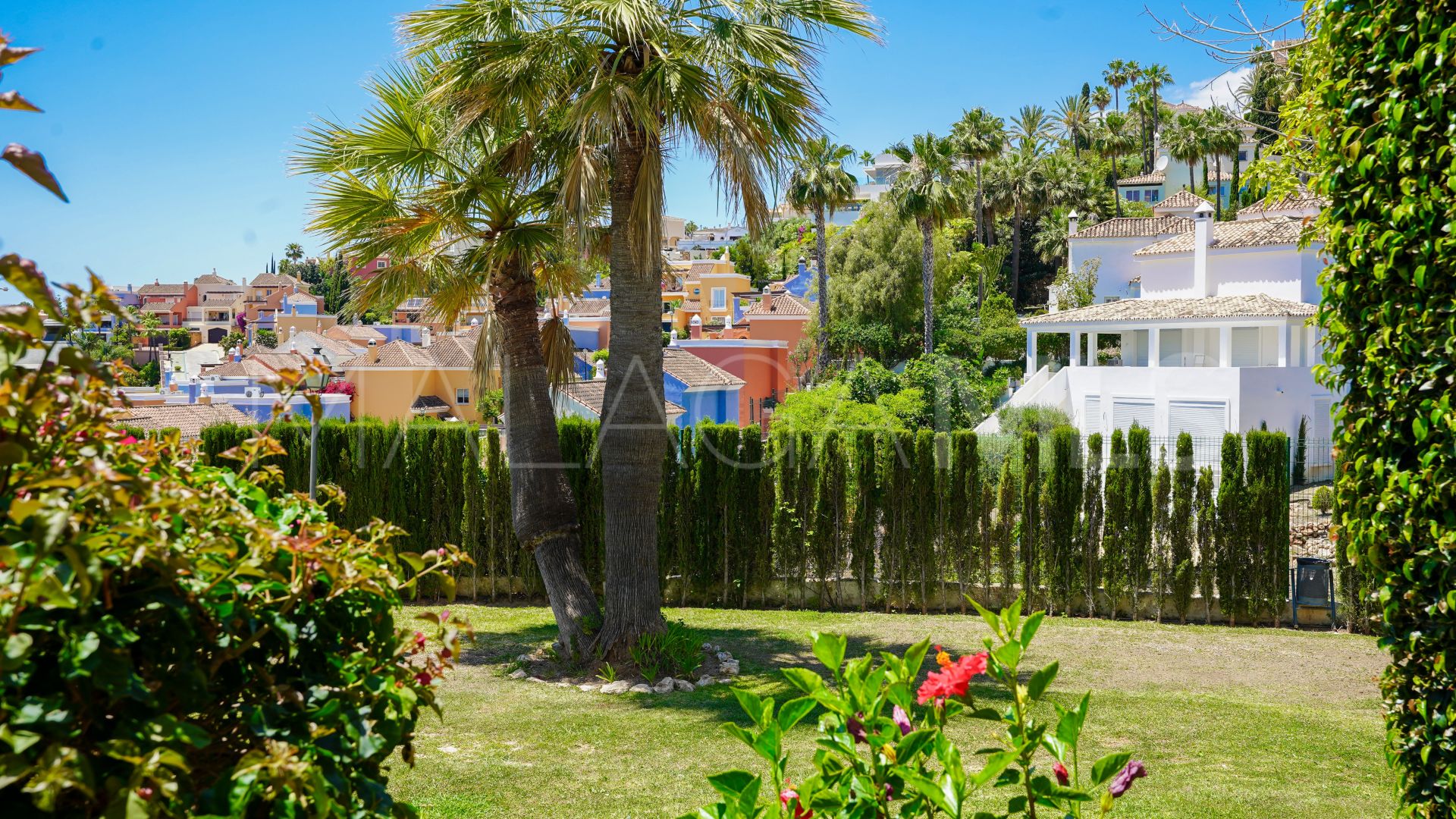 Apartment with 2 bedrooms for sale in Aloha Royal