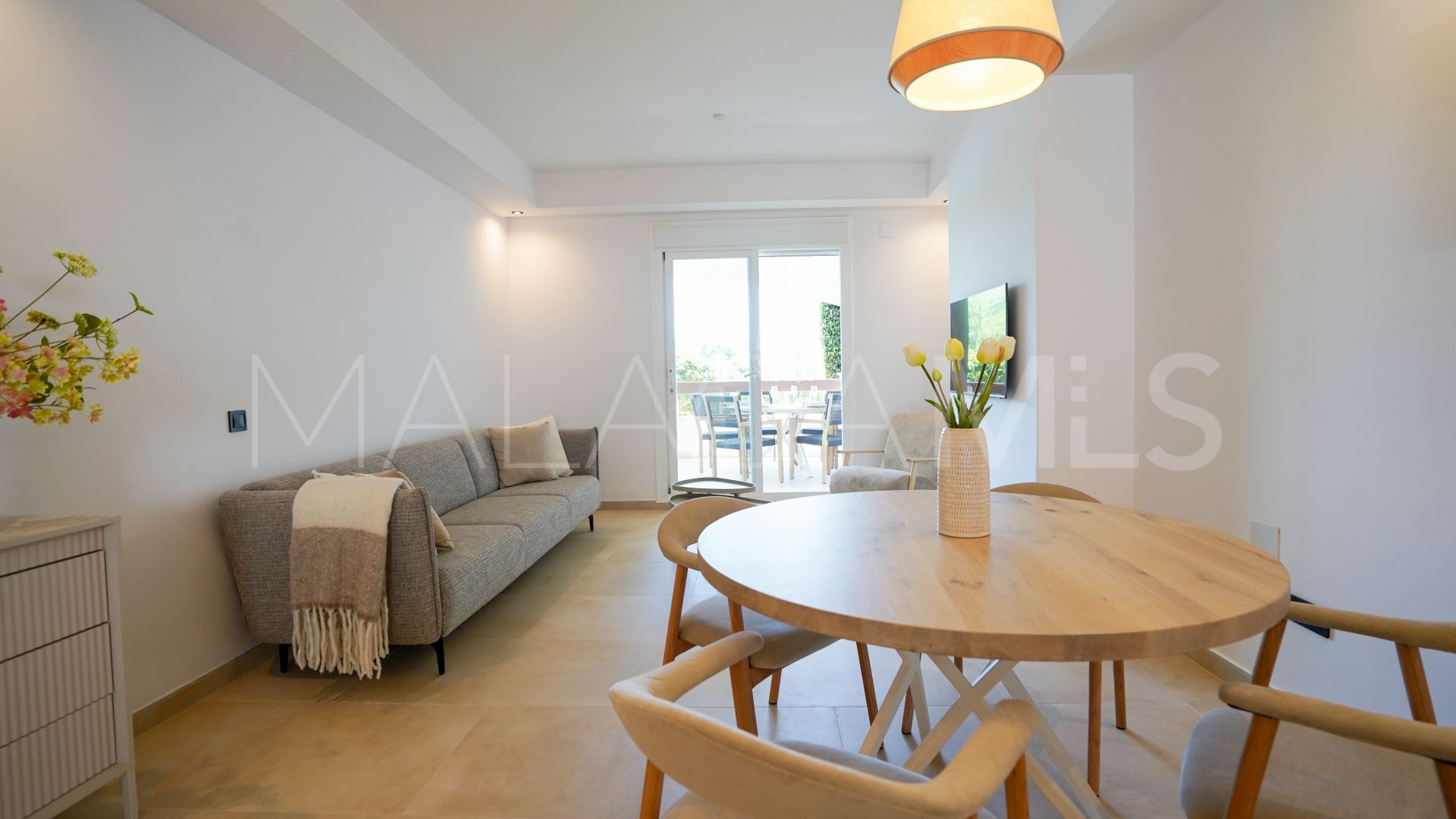Apartment with 2 bedrooms for sale in Aloha Royal