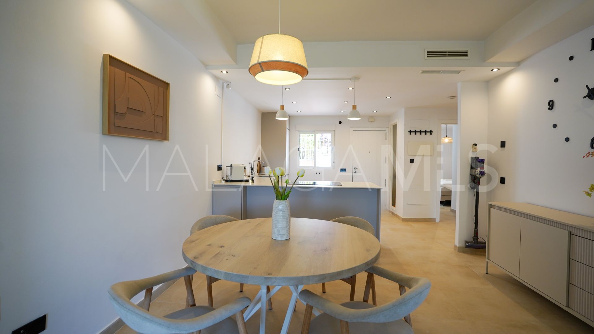 Apartment with 2 bedrooms for sale in Aloha Royal