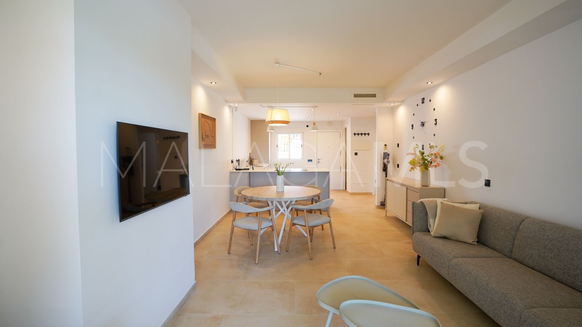 Apartment with 2 bedrooms for sale in Aloha Royal