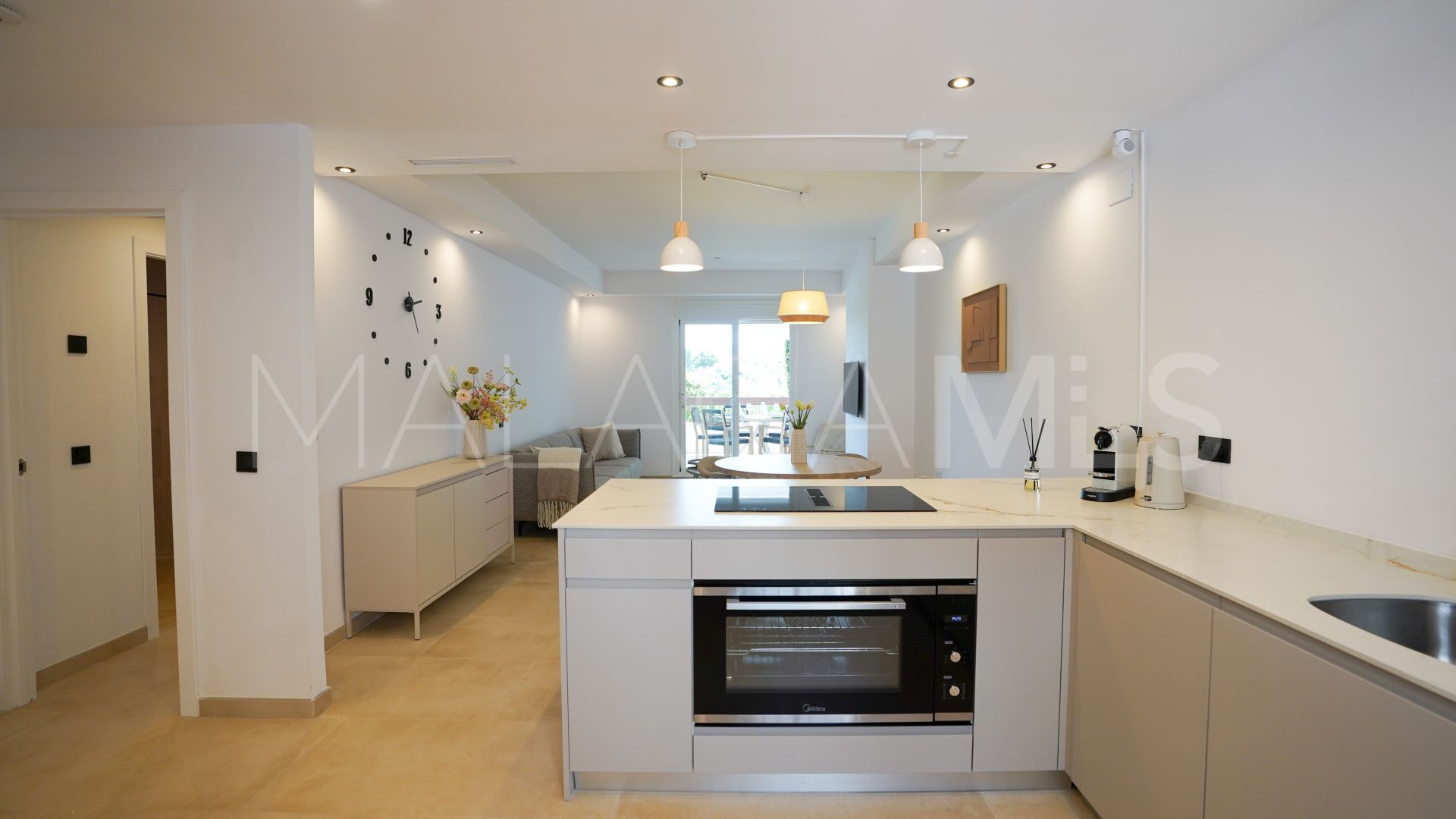 Apartment with 2 bedrooms for sale in Aloha Royal