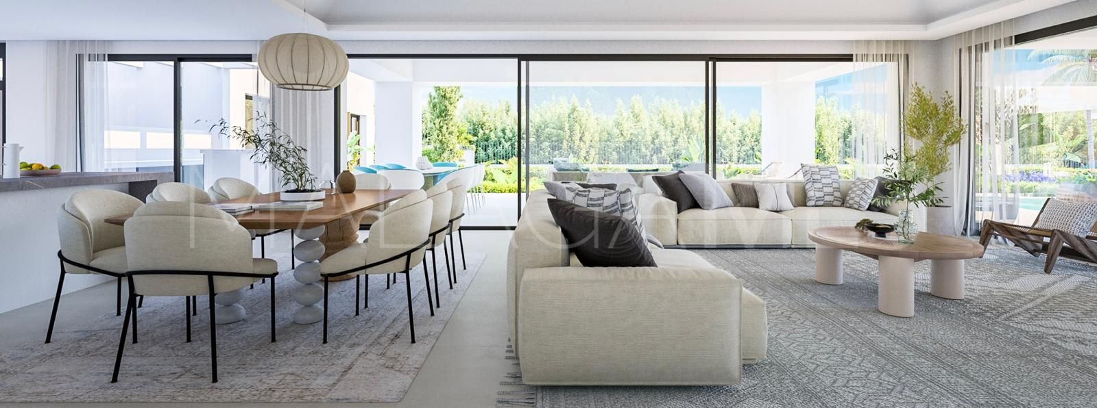 Villa for sale in Estepona