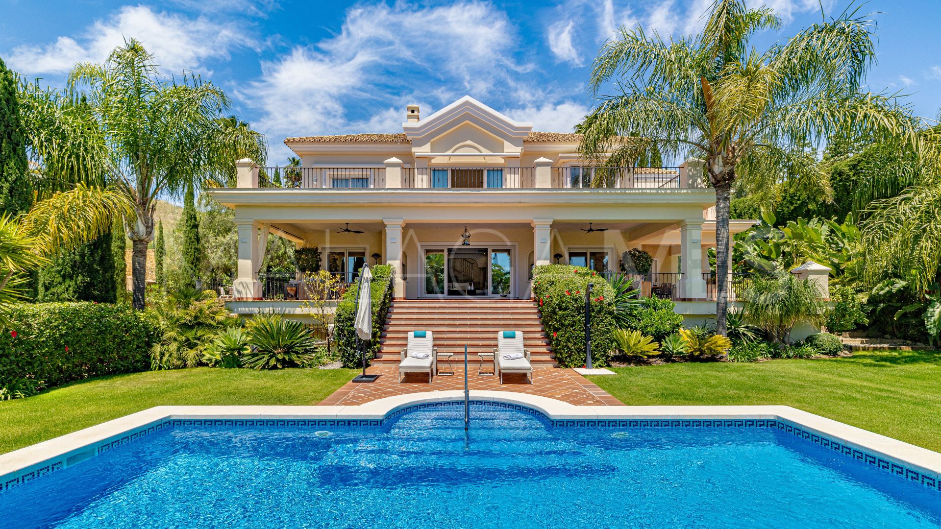 Villa for sale in Benahavis