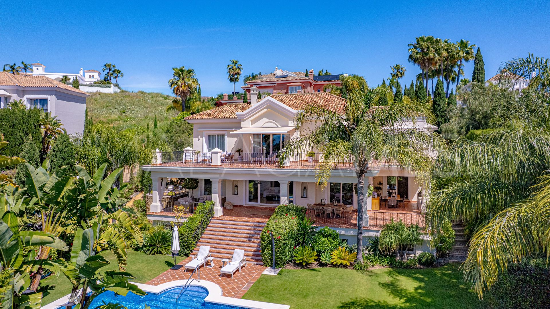 Villa for sale in Benahavis