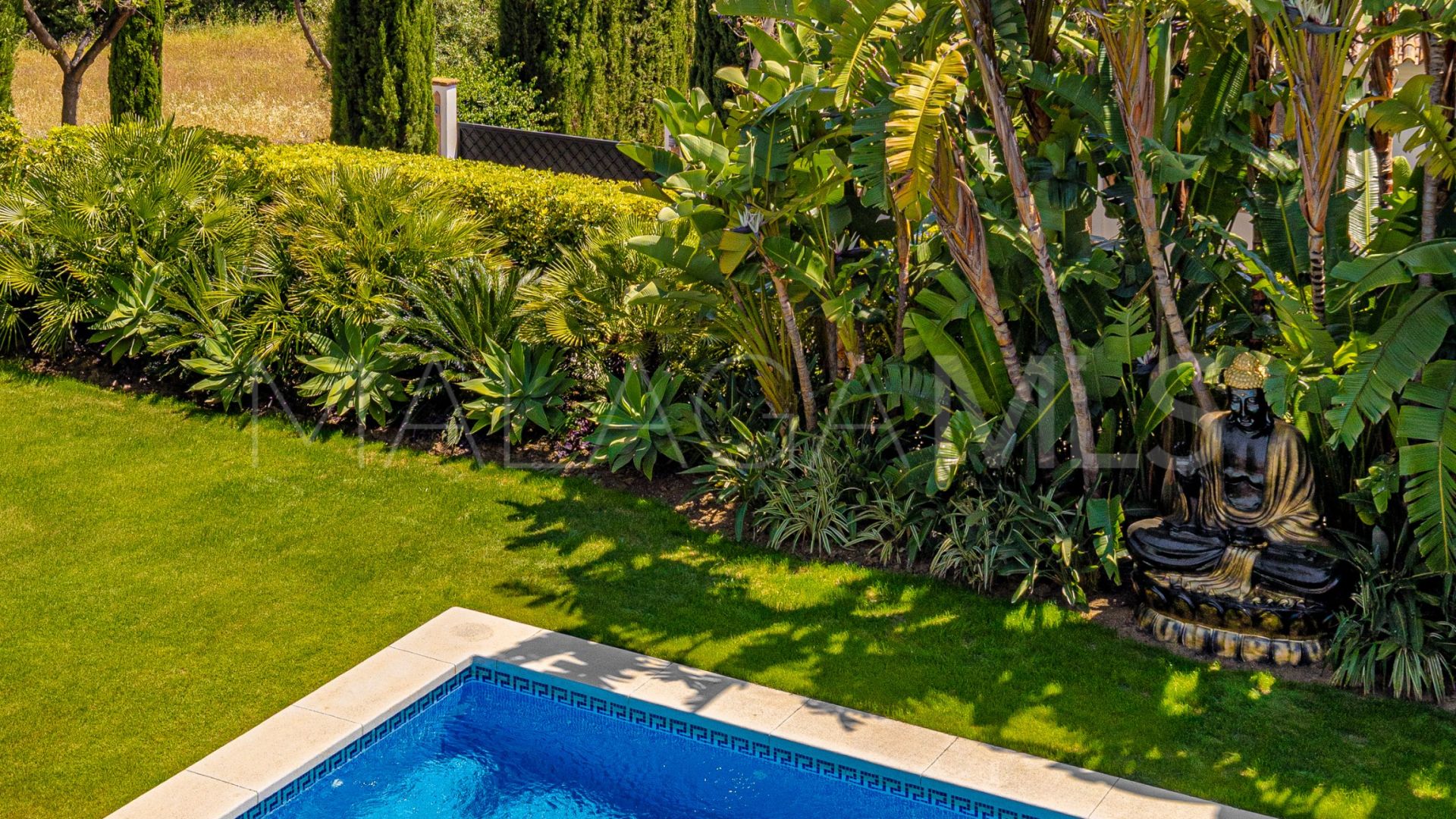 Villa for sale in Benahavis