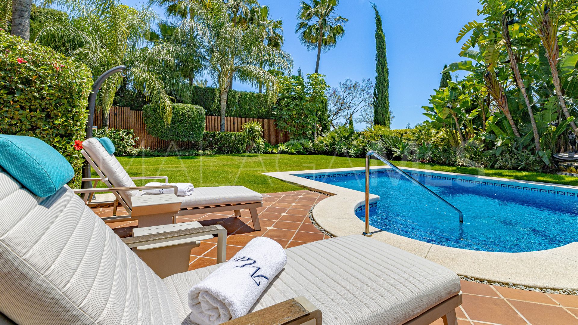 Villa for sale in Benahavis