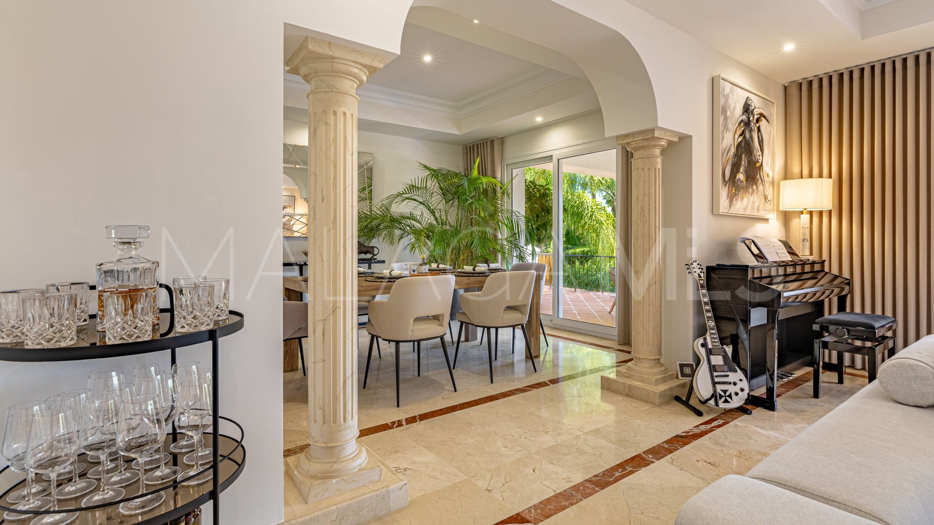 Villa for sale in Benahavis