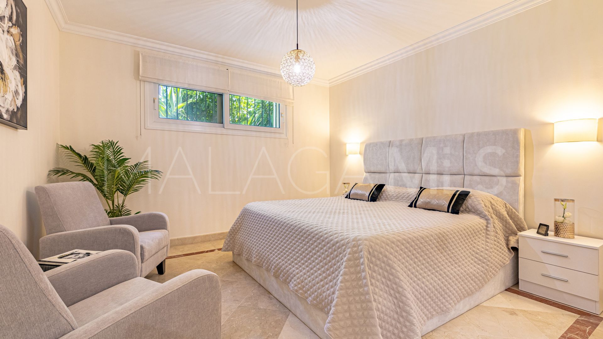 Villa for sale in Benahavis