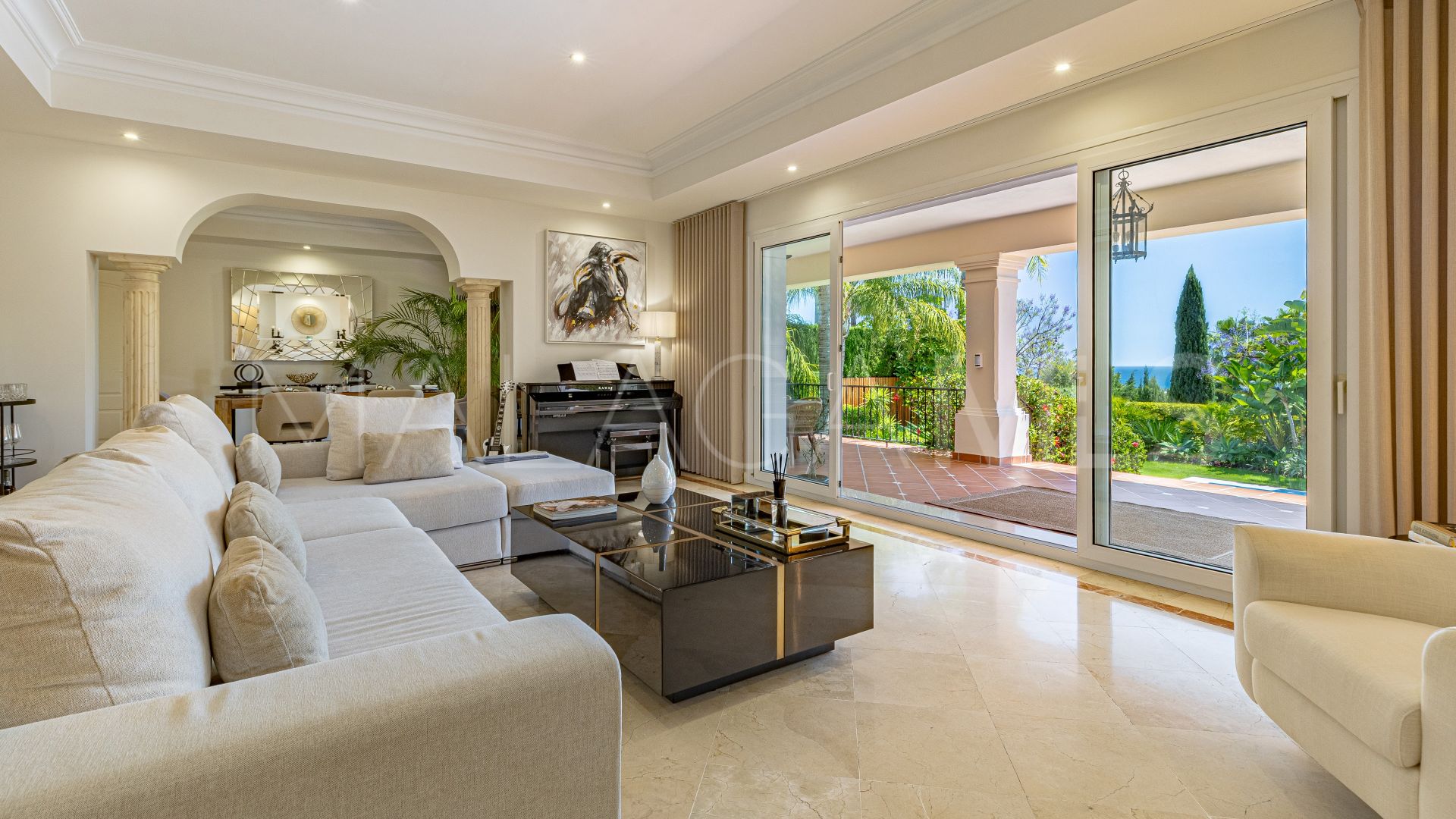 Villa for sale in Benahavis