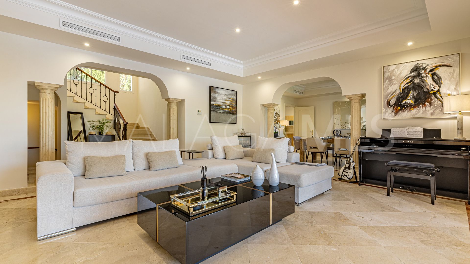 Villa for sale in Benahavis