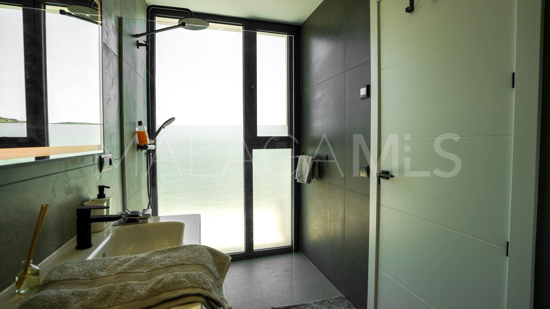 Villa for sale in Estepona