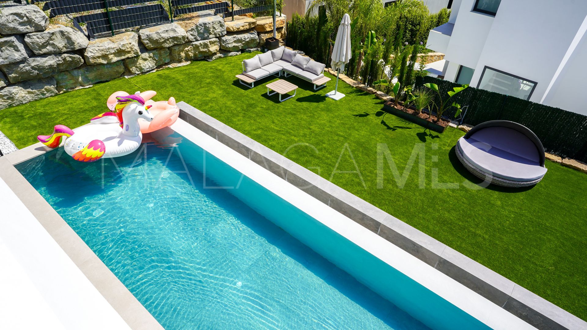 Villa for sale in Estepona