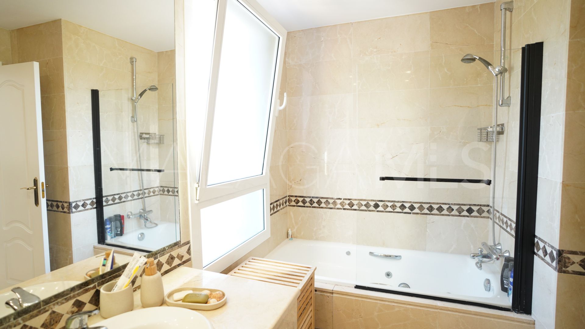 Parhus for sale in Marbella