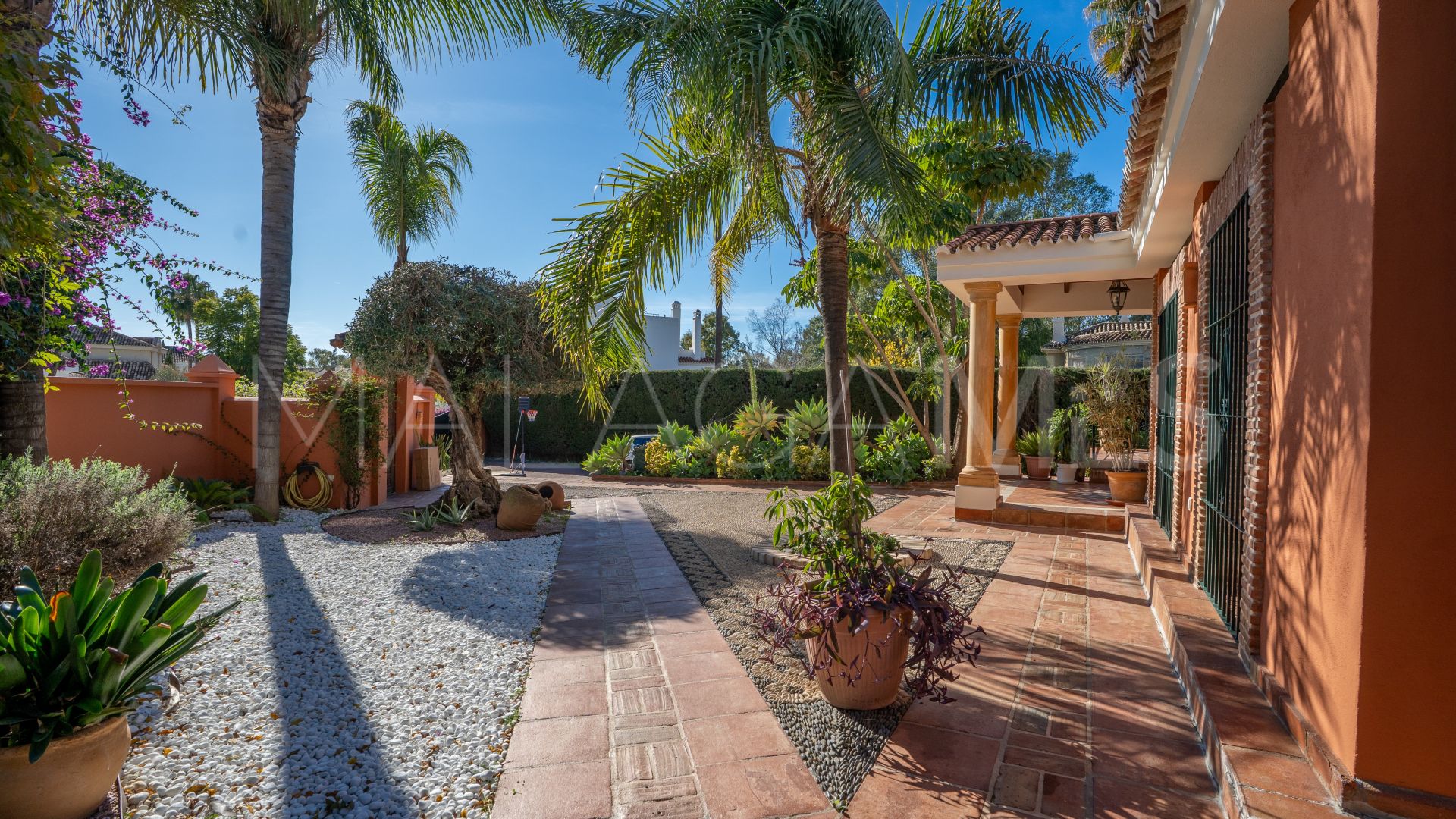 For sale Nueva Andalucia villa