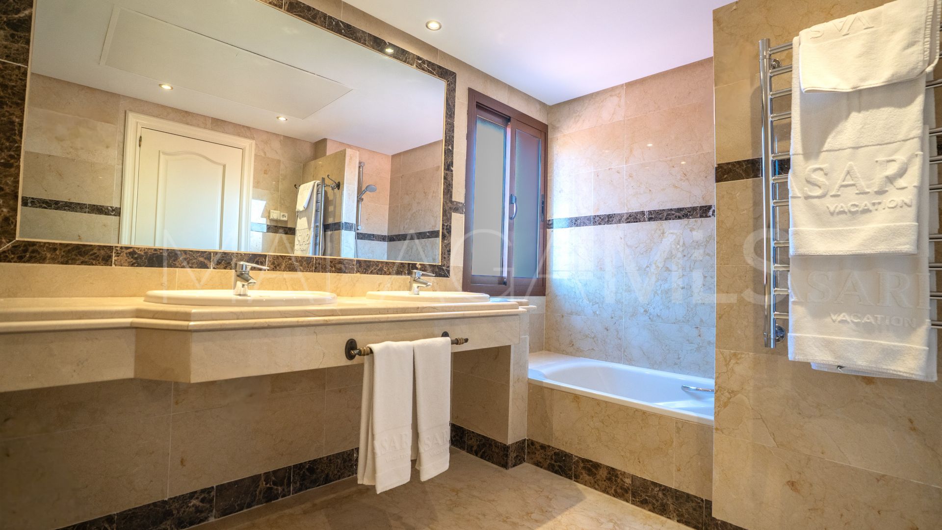 Penthouse for sale in Marbella - Puerto Banus with 2 bedrooms