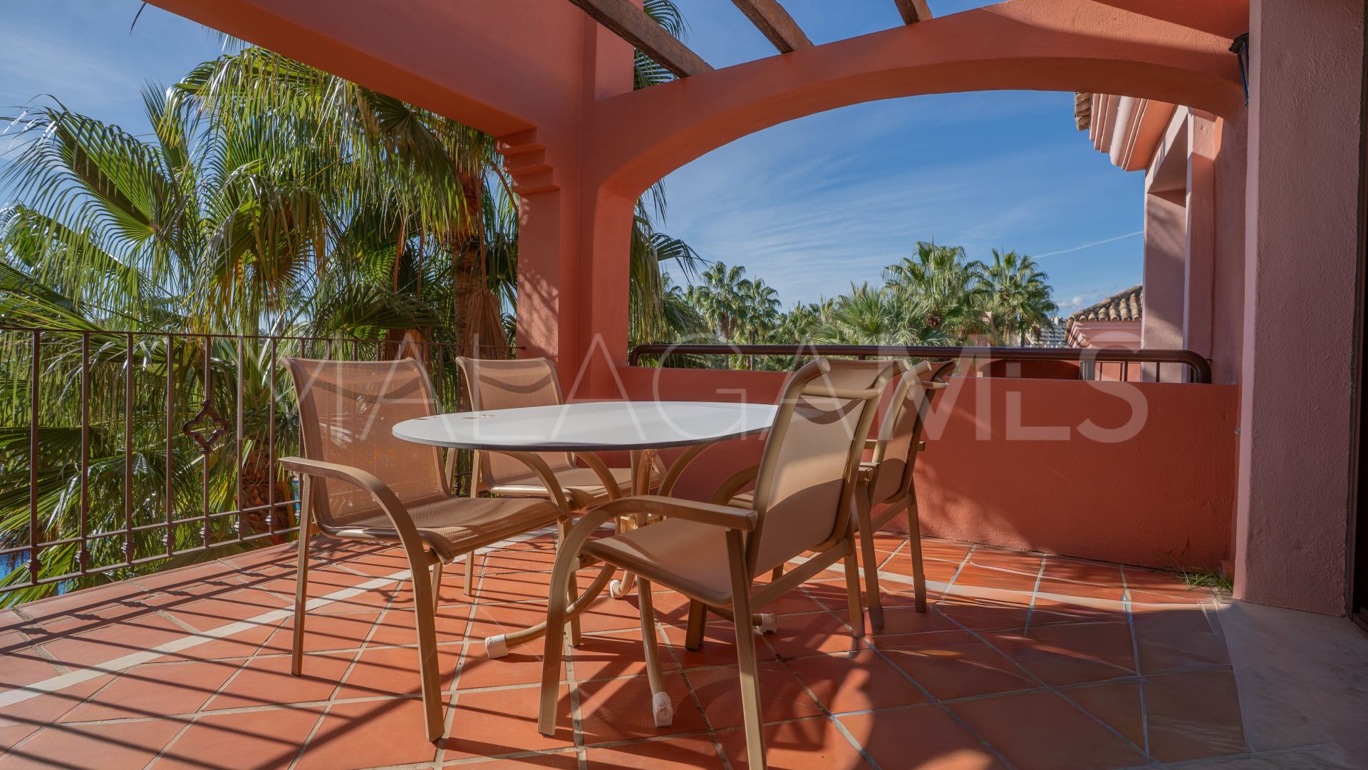 Penthouse for sale in Marbella - Puerto Banus with 2 bedrooms