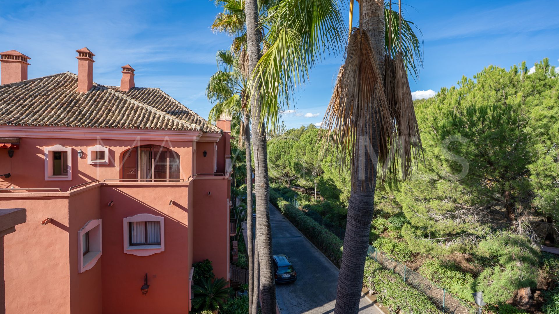 Penthouse for sale in Marbella - Puerto Banus with 2 bedrooms