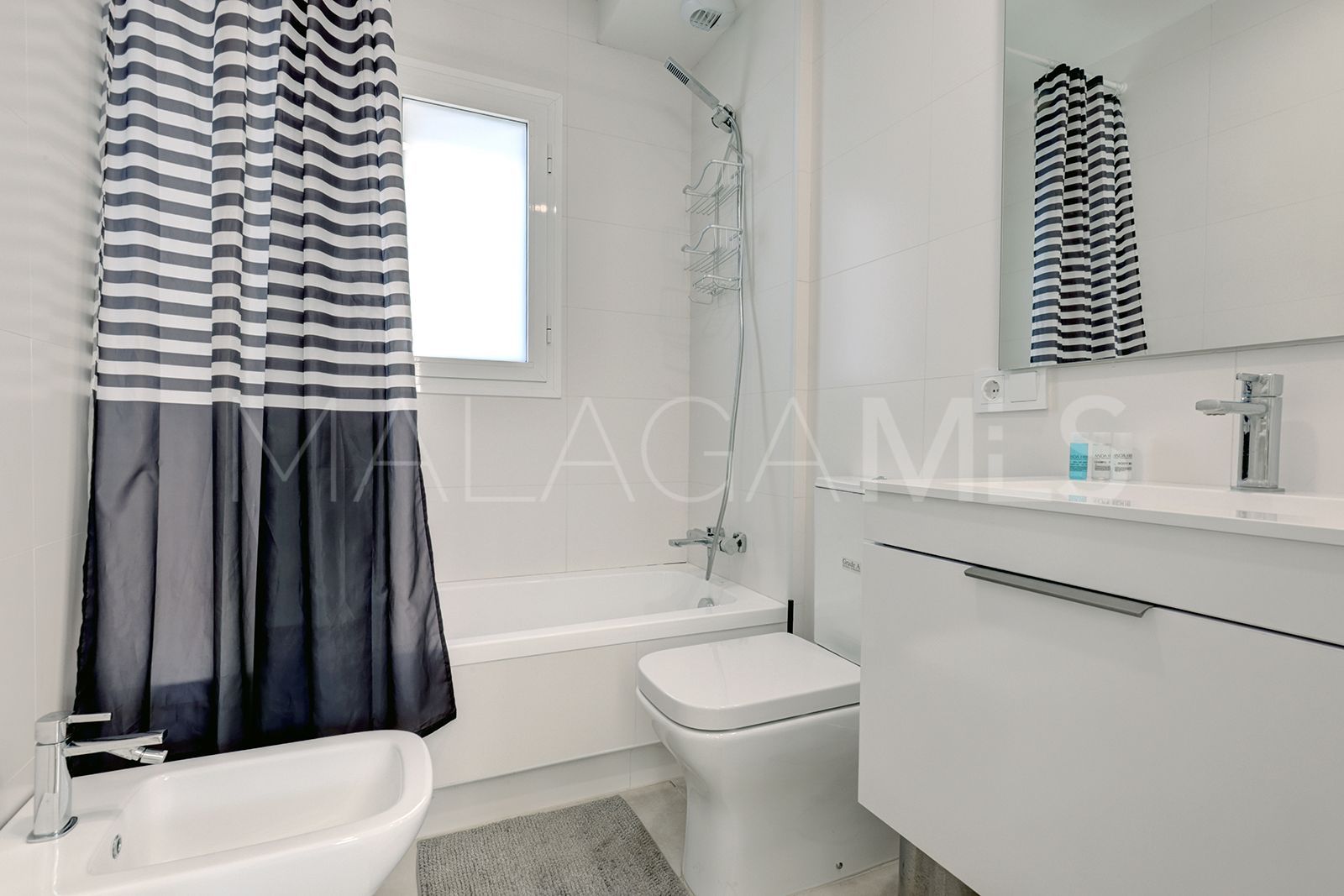 Apartamento de 3 bedrooms for sale in Estepona