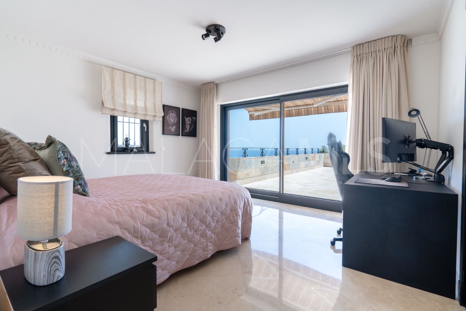 Villa for sale in Mijas