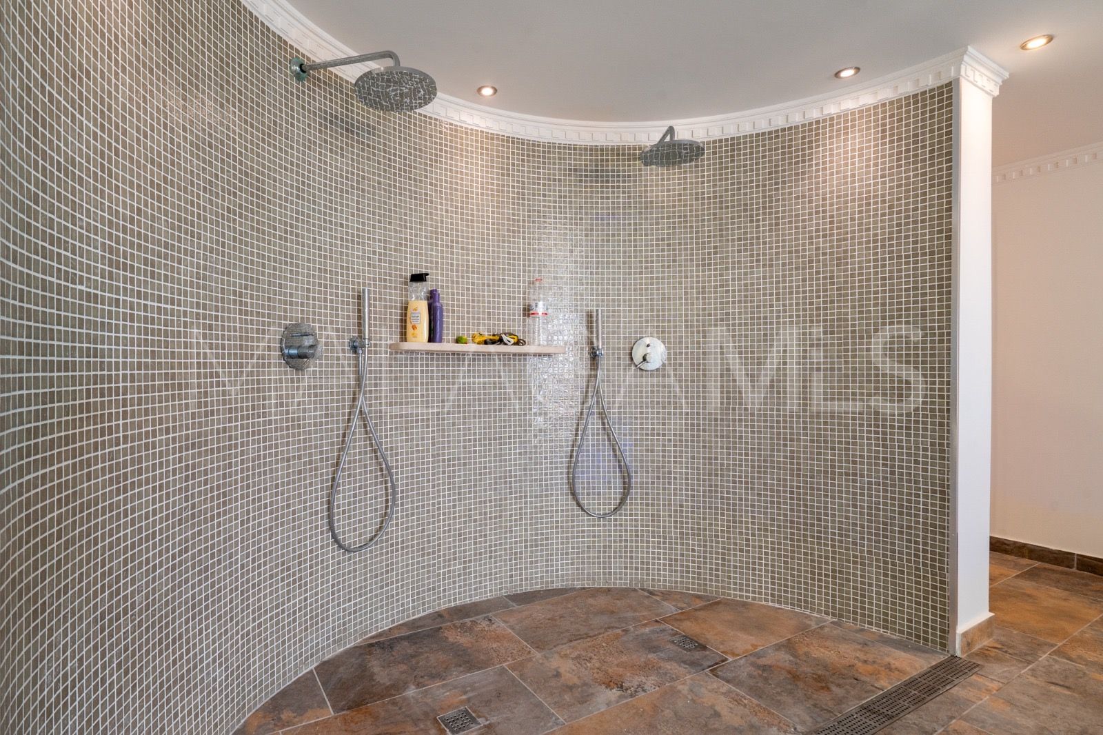 Villa for sale in Mijas