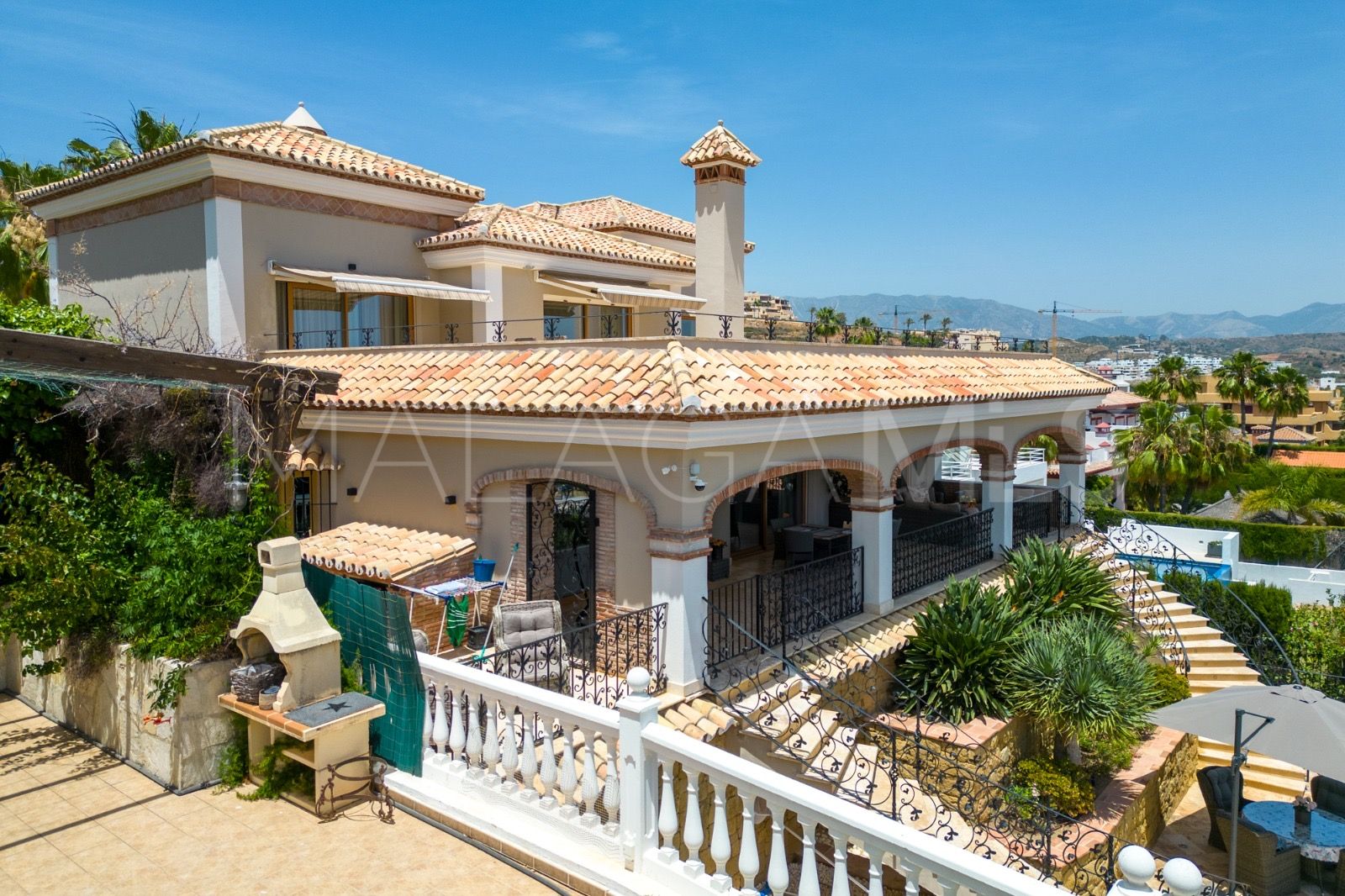 Villa for sale in Mijas
