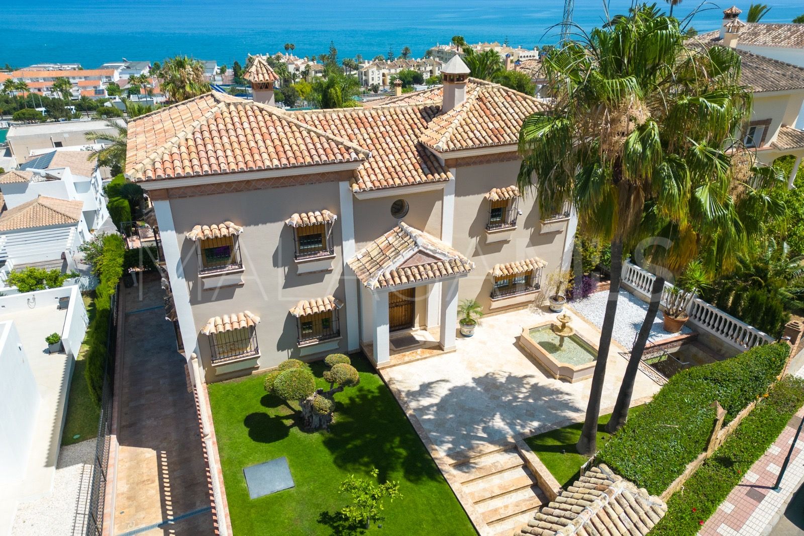 Villa for sale in Mijas