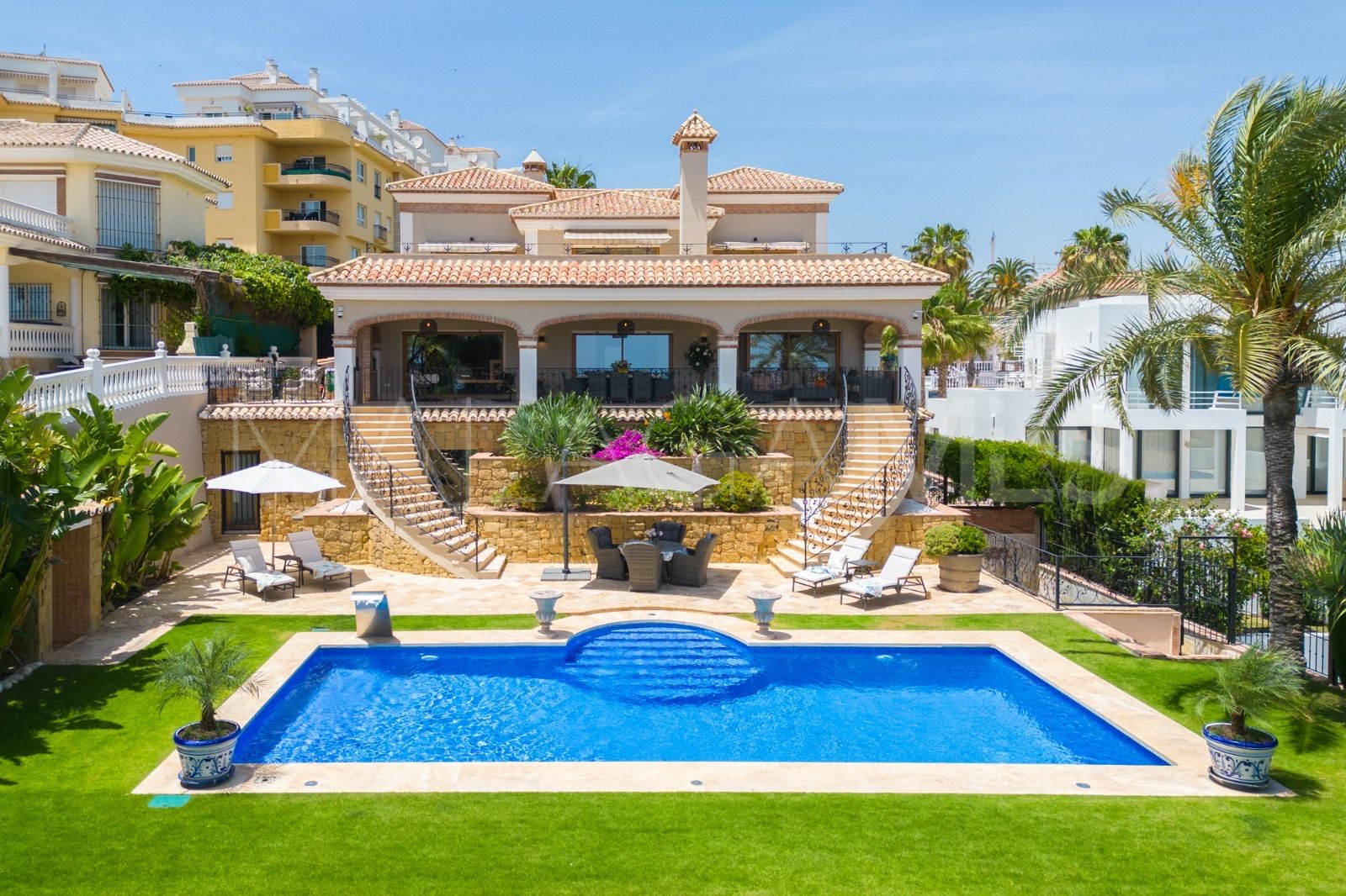 Villa for sale in Mijas