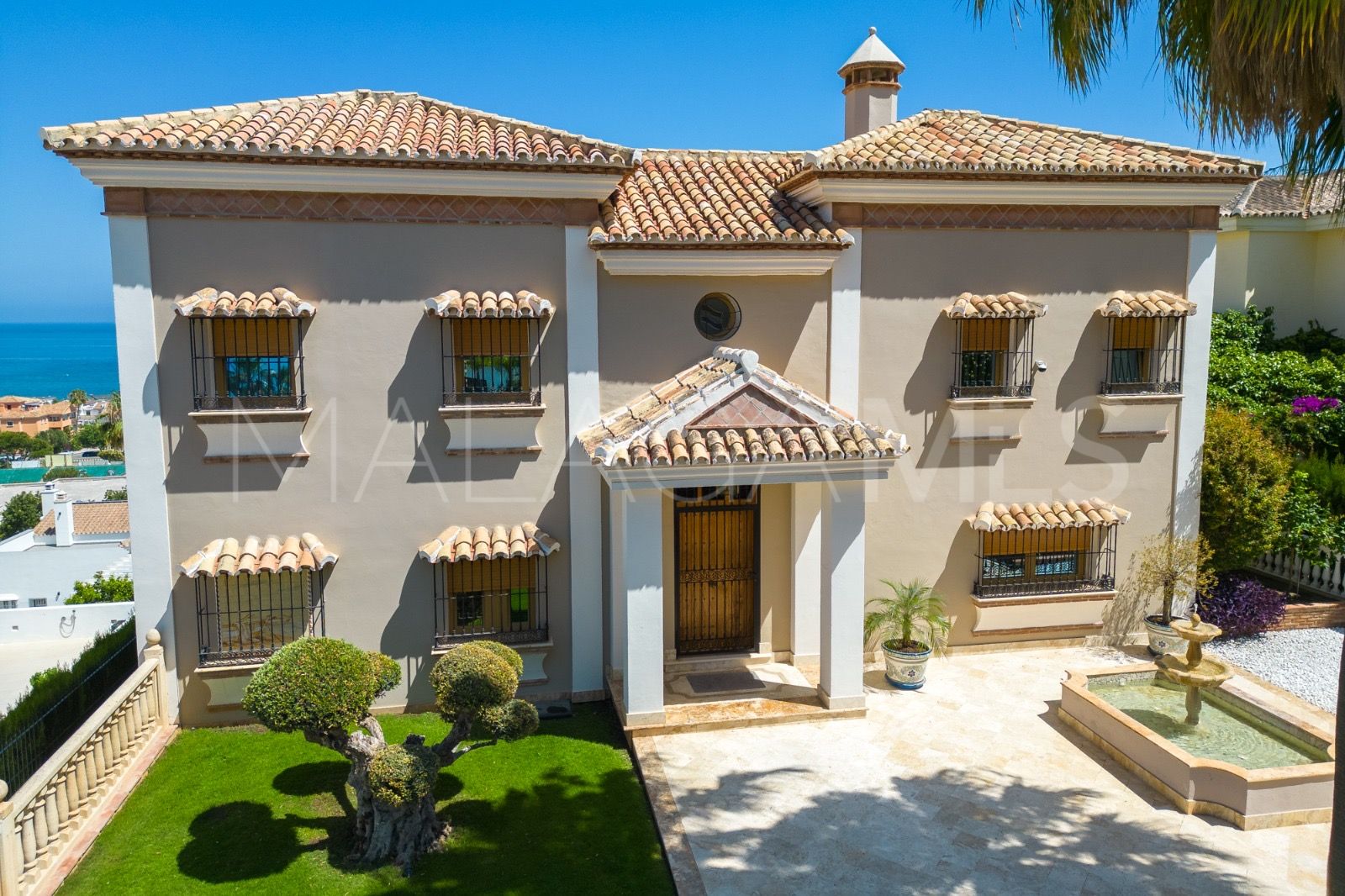 Villa for sale in Mijas