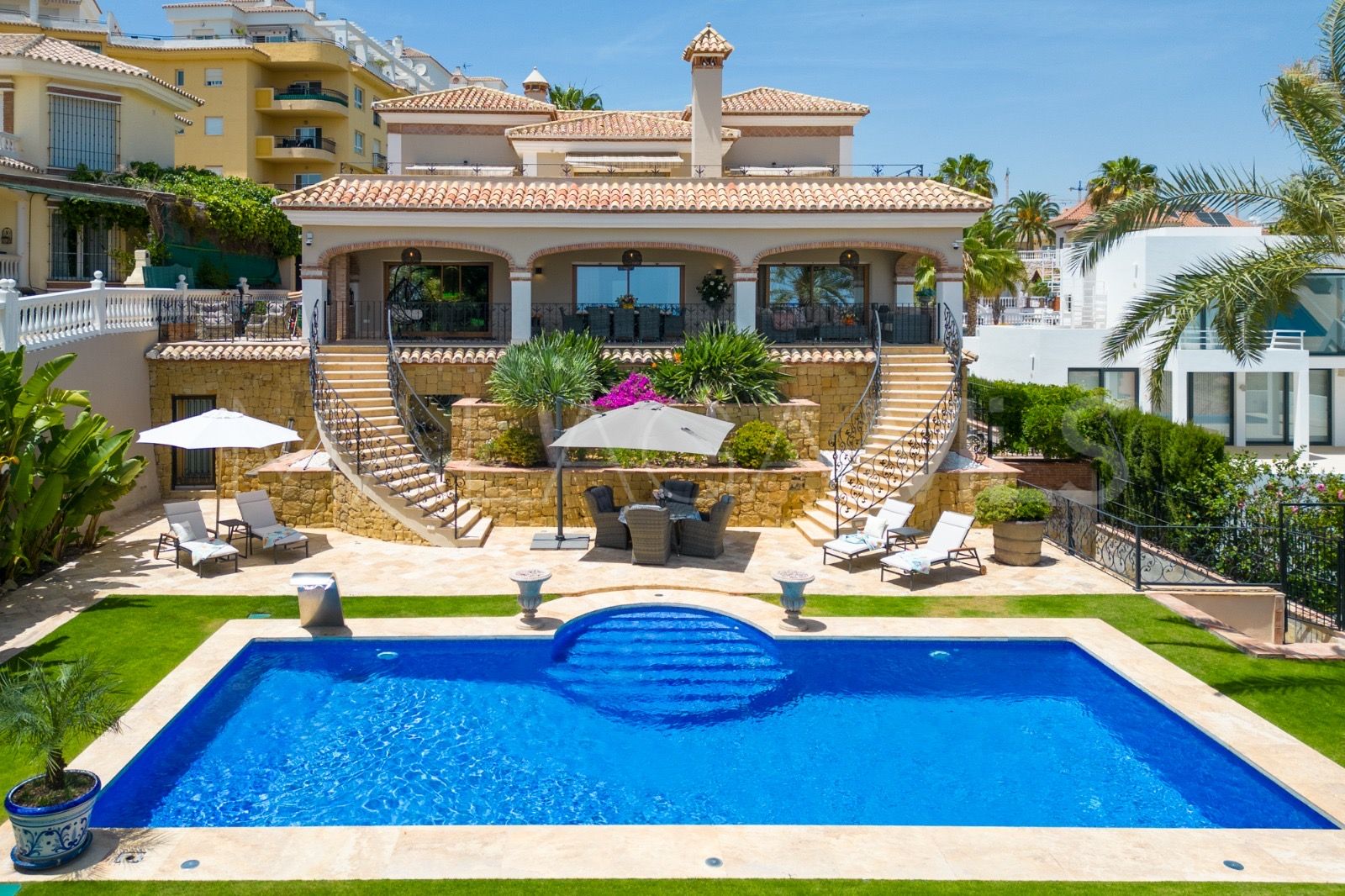 Villa for sale in Mijas