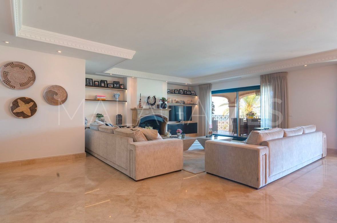 Villa for sale in Mijas