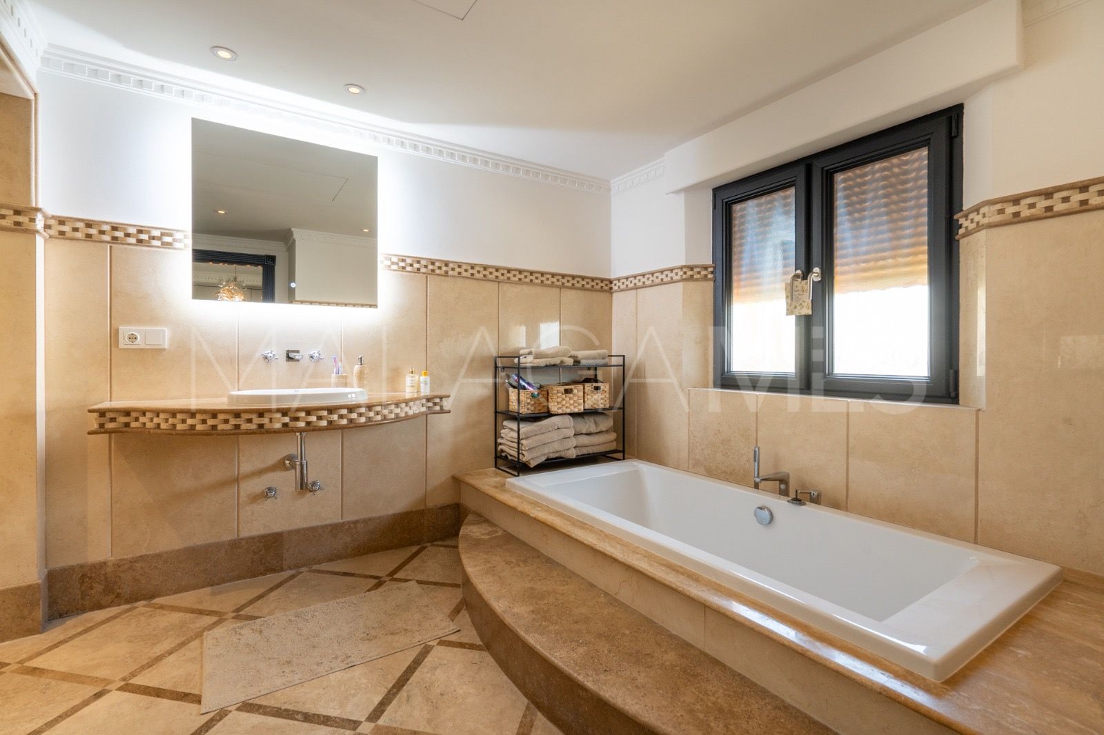 Villa for sale in Mijas