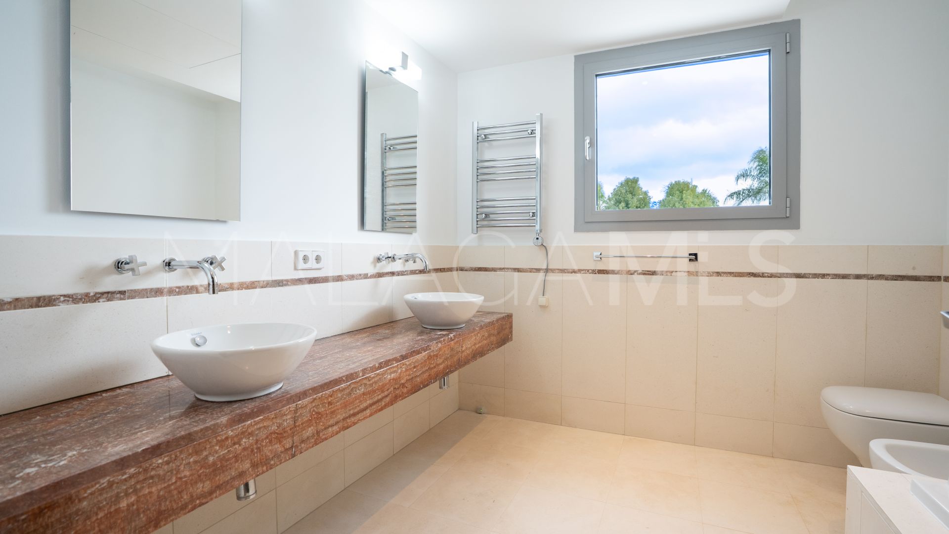 Villa de 5 bedrooms a la venta in Marbella