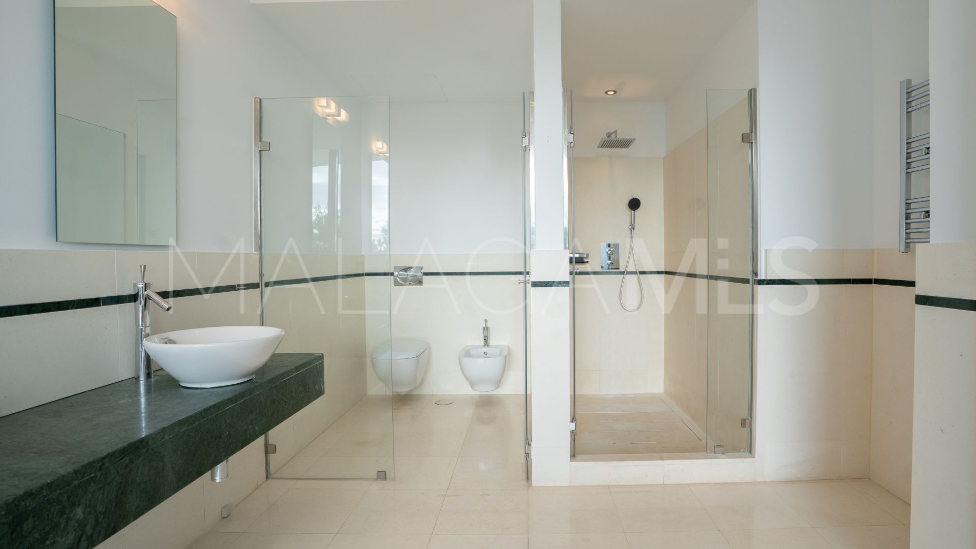 Villa de 5 bedrooms a la venta in Marbella